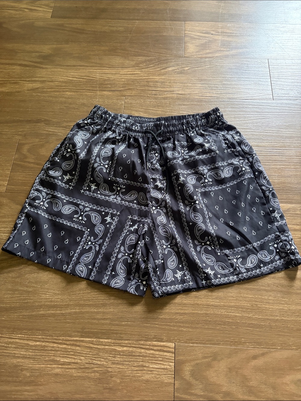 Black Bandana Print Elastic Waist Shorts